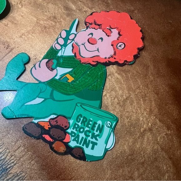 Vintage St. Patrick’s Day, leprechaun and clovers wall decorations flocked - Picture 4 of 10